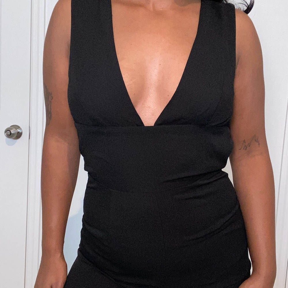 Lulu’s Elegant Black Sleeveless Romper